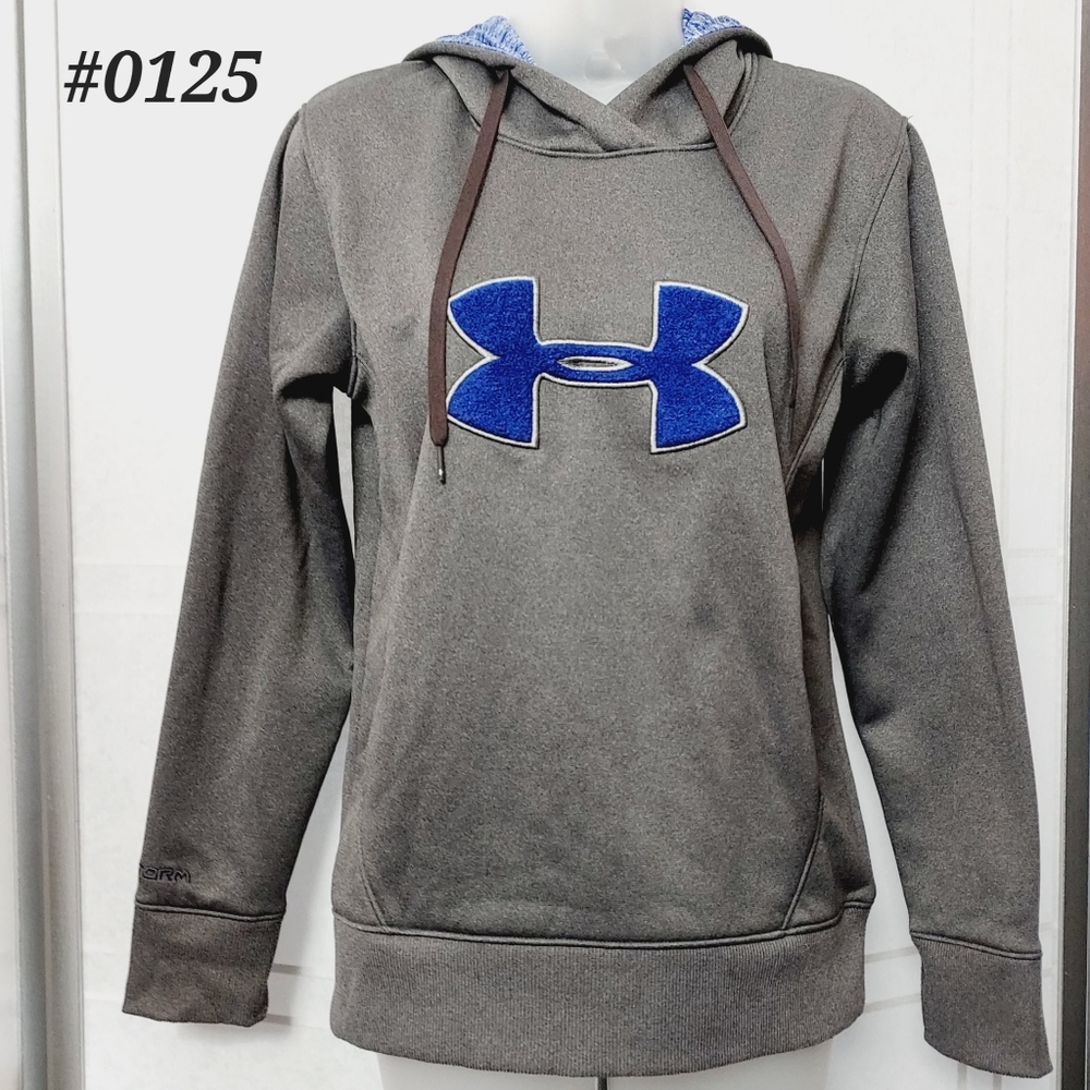 Under Armour Cold Gear semi-fitted gray hoodie with blue logo 🤍Size Sm/P